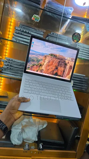 Laptop Microsoft Surface Book 2 8GB Intel Core i5 SSD 256GB