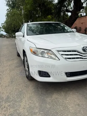 Toyota Camry Hybrid 2011  White 