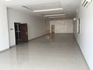 Self Serviced 203sqm With Inbuilt Toilets