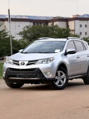 Toyota RAV4 XLE AWD (2.5L 4cyl 6A) 2013 Silver