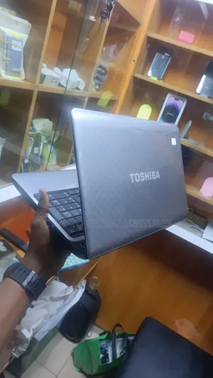 Laptop Toshiba Satellite L755 8GB Intel Pentium HDD 500GB