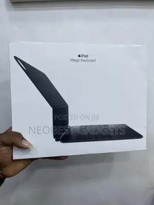 iPad Magic Keyboard 13”