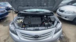 Toyota Corolla LE Special Edition 4dr Sedan (1.8L 4cyl 4A) 2013 Silver