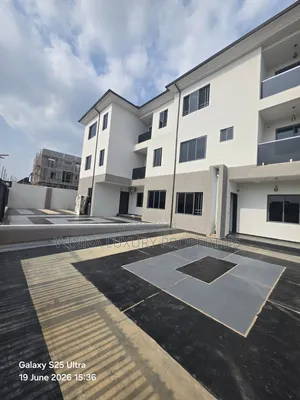 5bdrm Townhouse/Terrace in Jahi for sale