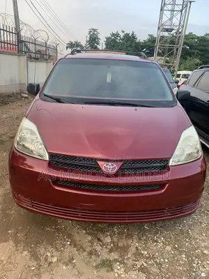 Toyota Sienna 2005 Maroon