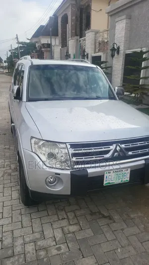 Mitsubishi Pajero 3.0 2010 Silver