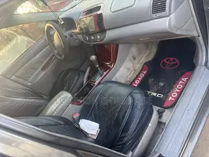 Toyota Camry LE 4dr Sedan (2.4L 4cyl 5A) 2005 Gray