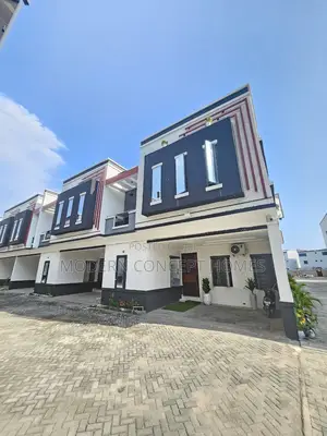 4bdrm Townhouse/Terrace in Lafiaji for sale