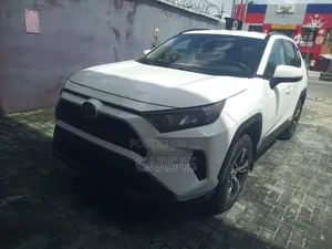Toyota RAV4 2021 White
