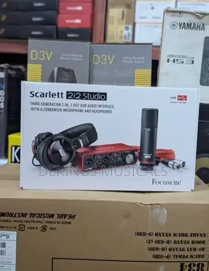 Focusrite 2i2 Studio Studio Bundle