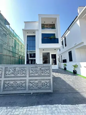 5bdrm Duplex in Chevron Drive for sale