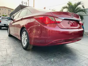 Hyundai Sonata GLS Sedan FWD (2.4L 4cyl 6A) 2012 Red