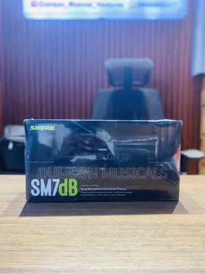 Shure Sm7db Dynamic Vocal Microphone and Broadcast Arm Kit