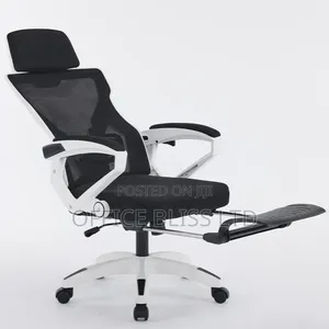 Trendy Egornomic Swivel Office Chair With Lumbar Support