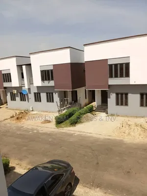 4bdrm Townhouse/Terrace in FHA for sale