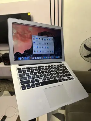 Laptop Apple MacBook Air 2015 4GB Intel Core i5 SSD 128GB