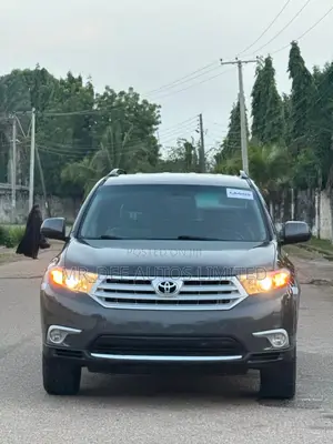 Toyota Highlander 2012 Gray