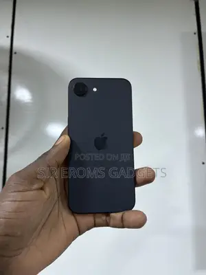 Apple iPhone 16e 128 GB Black