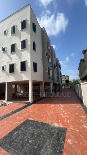 2bdrm Apartment in Yaba for sale
