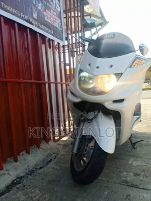 Yamaha Majesty 2018 White