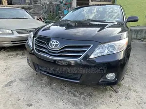Toyota Camry XLE V6 4dr Sedan (3.5L 6cyl 6AM) 2010 Black