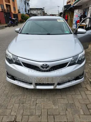 Toyota Camry 2014 Silver