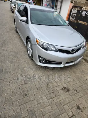 Toyota Camry 2014 Silver