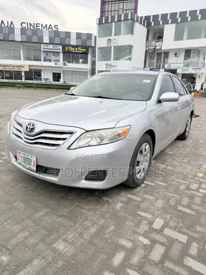 Toyota Camry LE 4dr Sedan (2.5L 4cyl 6AM) 2010 Silver
