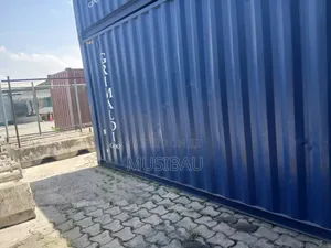 Used Dry Shipping Containers