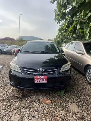 Toyota Corolla LE 4dr Sedan (1.8L 4cyl 4A) 2013 Black