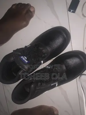 Black Leather Safety Boot (Hse, Isps, Etc Grade Standard)