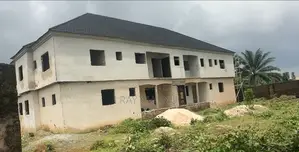 6 Flat Building