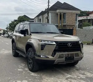 Lexus GX 2025 Gold