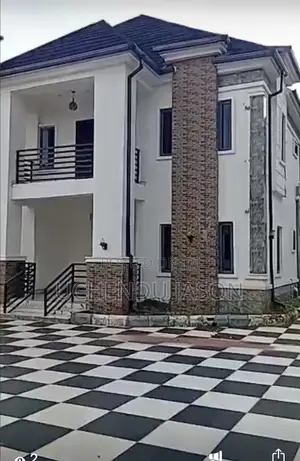 6bdrm Duplex in Nkwere Street, Owerri for sale