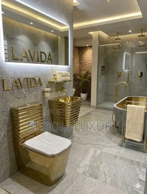 Executive Masters Water Closet With Wall Hung Basin