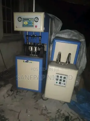 2 Cavity Pet Blowing Machine