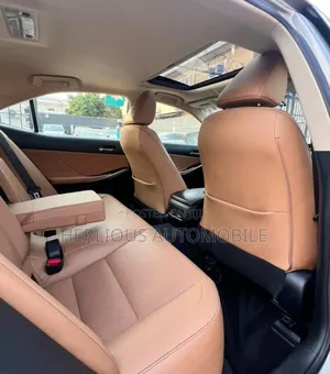 Lexus IS 2015 Gold