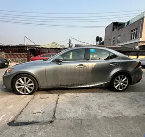 Lexus IS 2015 Gold