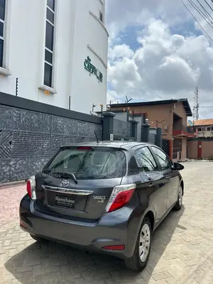 Toyota Yaris LE Hatchback 5dr 2014 Gray
