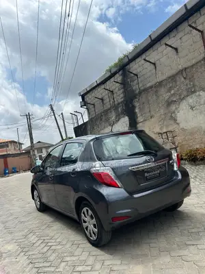Toyota Yaris LE Hatchback 5dr 2014 Gray