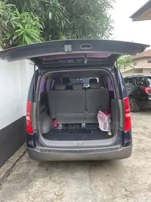 Hyundai H1 2014 Blue