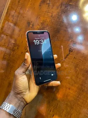 Apple iPhone 11 64 GB Yellow