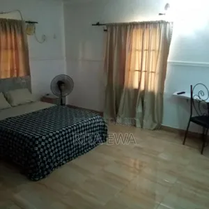 Private Rooms With Steady Power in Abraham Adesanya