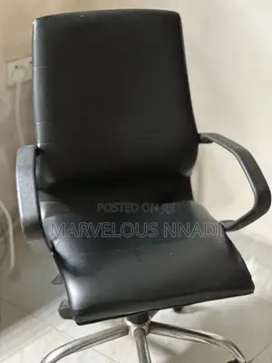 Black Solid Office Chair