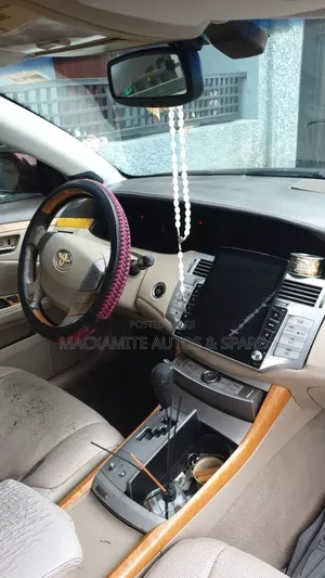 Toyota Avalon 2005 Burgundy