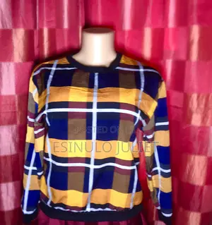 Plaid Crewneck Sweatshirt / Checkered Long Sleeve Top