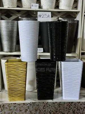Plastic Flower Pots Planters – Different Sizes Available