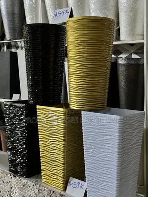 Plastic Flower Pots Planters – Different Sizes Available