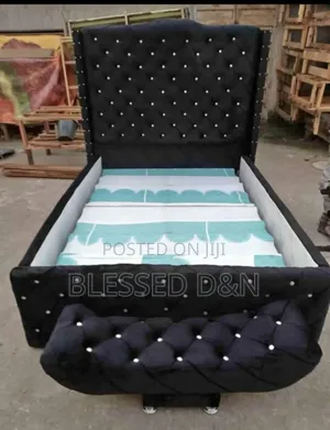 Clean 4/5/6 Black Paded Fabric Frame