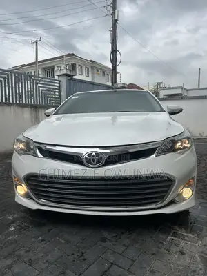 Toyota Avalon XLE Premium 4dr Sedan (3.5L 6cyl 6A) 2015 White